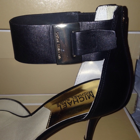 NEW MICHAEL KORS ANKLE WRAP HEELS - Picture 4 of 4