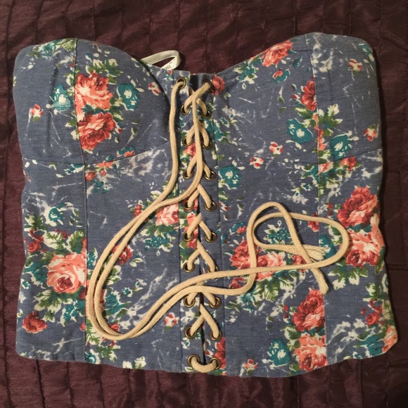 ADORABLE floral crop top