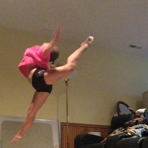 Meet your Posher, Lauren