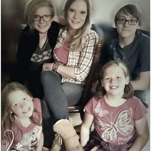 Meet your Posher, Sarah - Picture 3 of 4