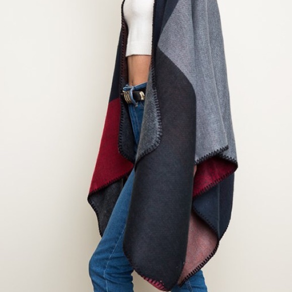 "Grain of Sand" Colorblock Poncho Shrug - Picture 3 of 3