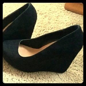 Black wedge heels shi by journeys