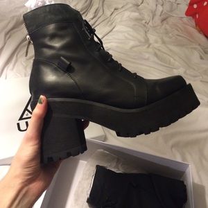 UNIF Shoes - Unif reverb boots UNIF Shoes - Unif reverb boots