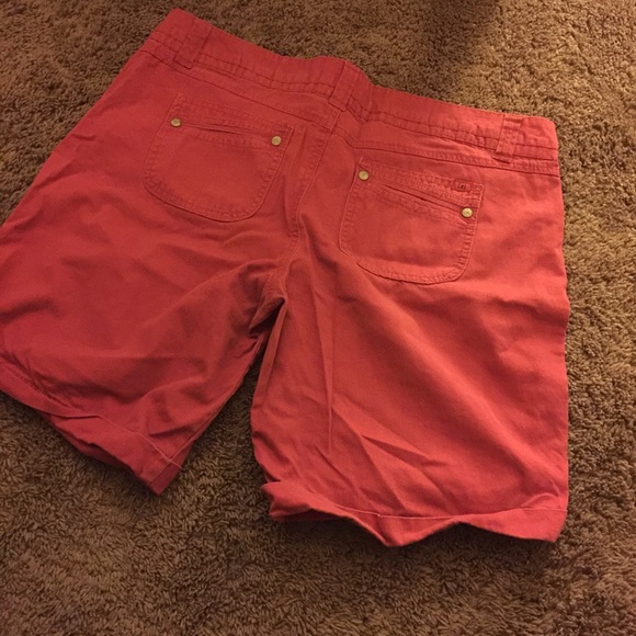 Shorts - Picture 3 of 3