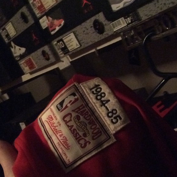 Michael Jordan throwback Bulls jersey Make offer - Picture 2 of 4