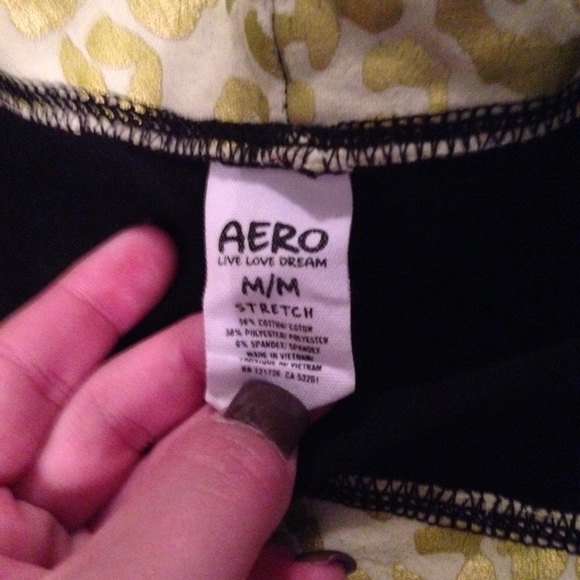 Aeropostale Yoga Pants with Green Detail - Picture 3 of 3