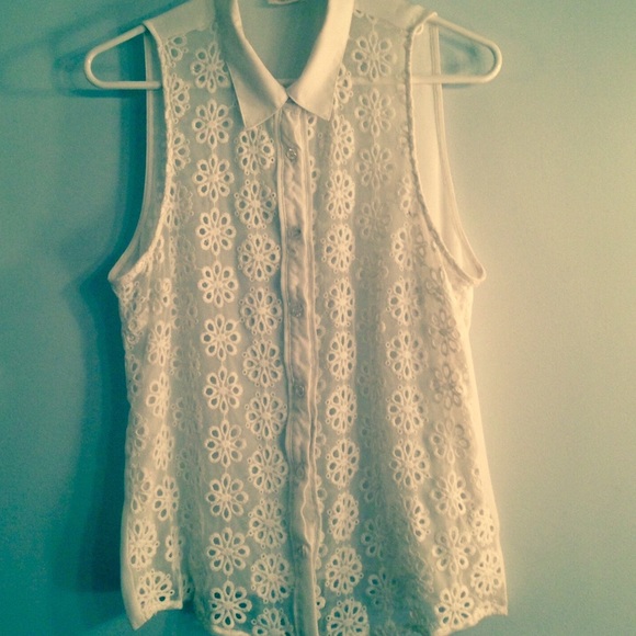 Pins & Needles Tops - ANTHROLPOLOGIE PINS AND NEEDLES FLOWERED LACE TOP