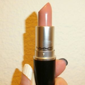 MAC amplified creme lipstick in blankety