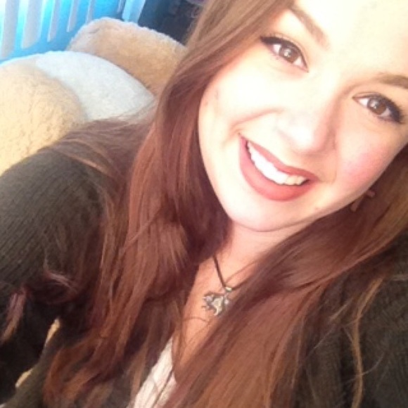 Meet your Posher, Monica - Picture 1 of 1