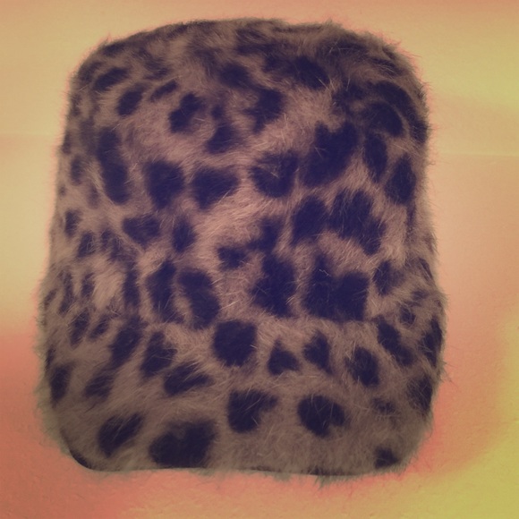 Fluffy Cap with Leopard Print
