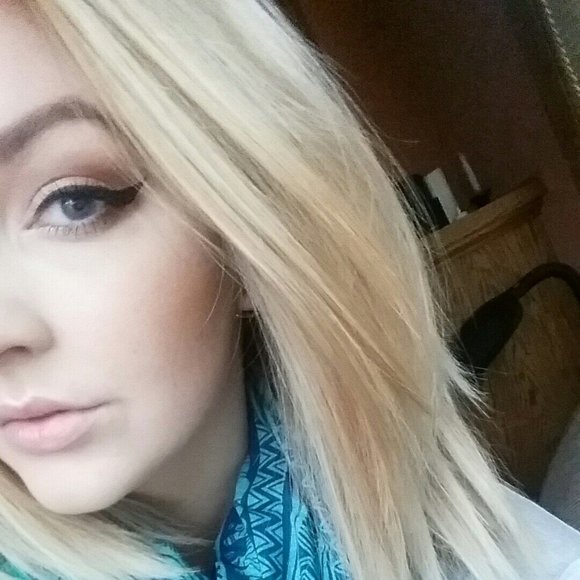 Meet your Posher, Emily - Picture 1 of 1