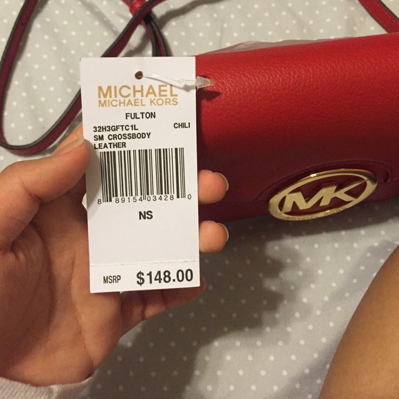 SOLD! ❌❌❌🚫🚫🚫❌🚫❌ Michael Kors crossbody! - Picture 3 of 4