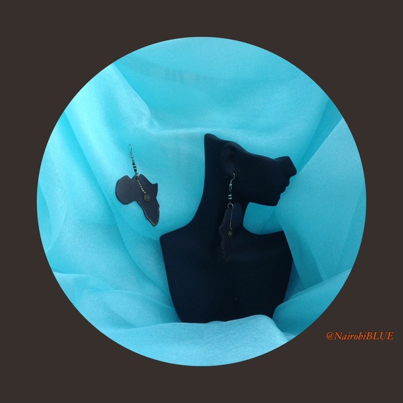 EARRINGS ❤️ - Picture 3 of 4