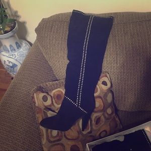 Steve Madden Black Sued over the knee boots !