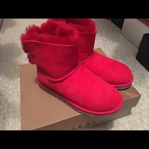 📢SALE UGG red shoes with bowtie/almost brand new