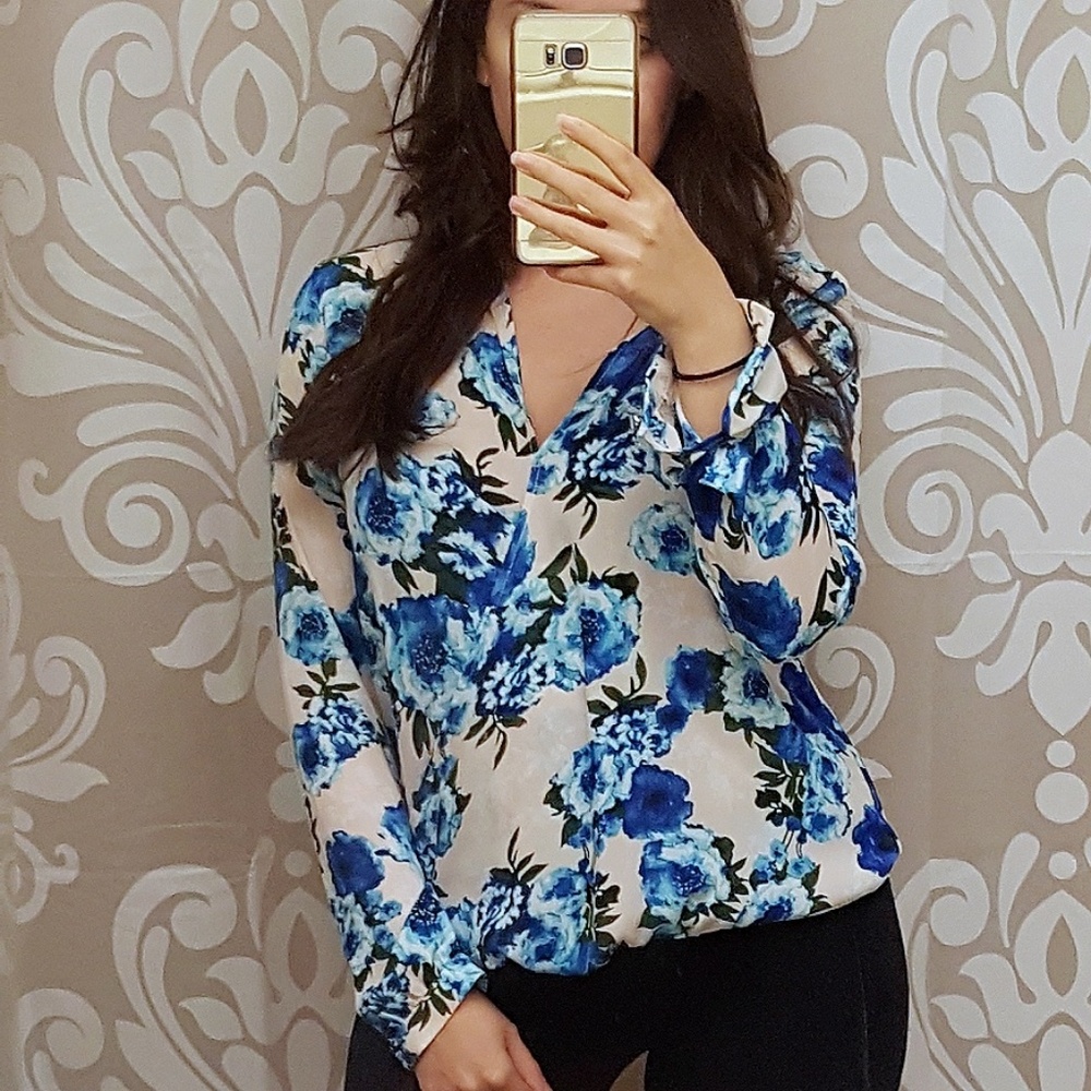 NEW // Blue & Cream Floral Wrap Top Blouse
