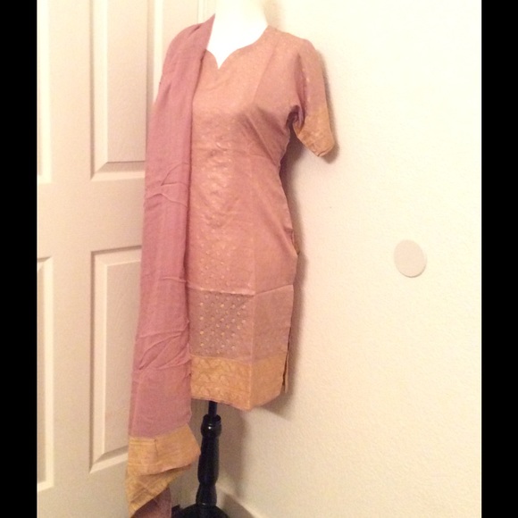 Pakistan/Indian shalwar kameez