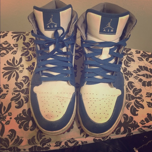 Air Jordan 1s "Cement" sz11