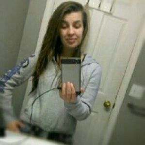 Meet your Posher, Chanel