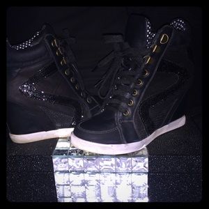 Rouge sneaker wedges