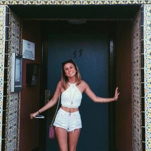 Meet your Posher, Kayla