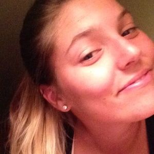 Meet your Posher, Alexandra