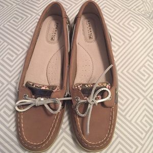 Sperry Angelfish Floral Print