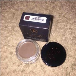 Anastasia Beverly Hills dip brow
