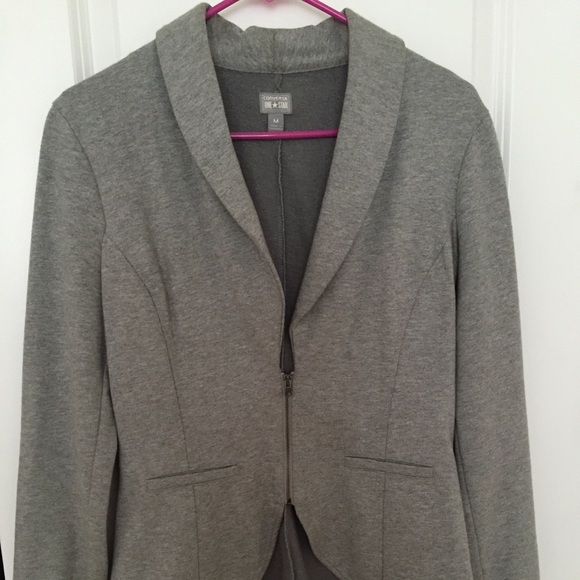 Converse sports jacket size medium