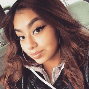 Meet your Posher, Ash-li