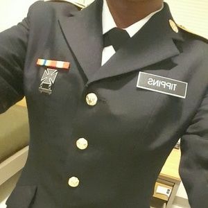 Meet your Posher, Amia