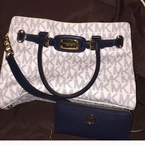 MK purse with matching wallet