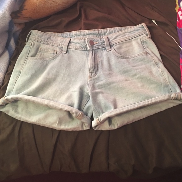 Low waisted shorts