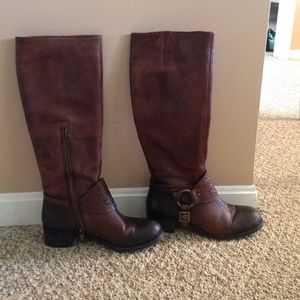 Gently worn Vince Camuto boot