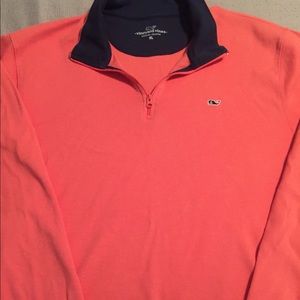 Men's vineyard vines pullover.