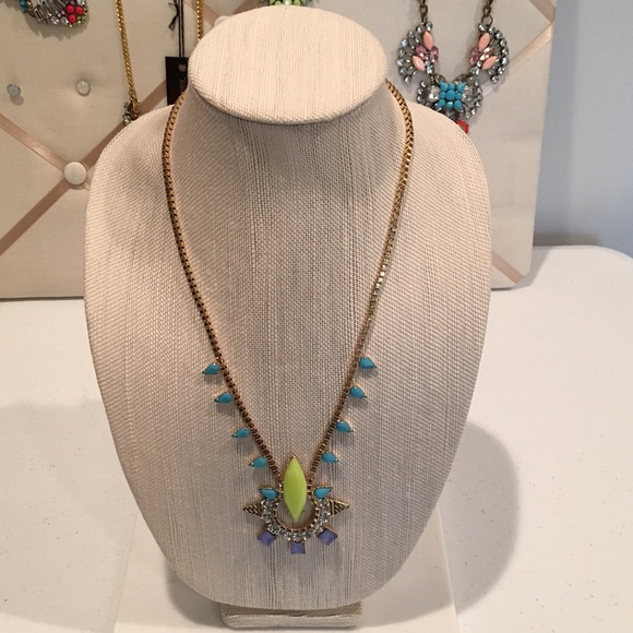 Jewelry - Statement necklace