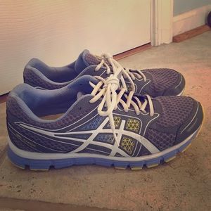 Size 10- Asics running shoes