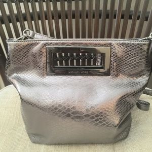 Michael Kors Crossbody clutch