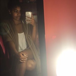 Meet your Posher, Ebony