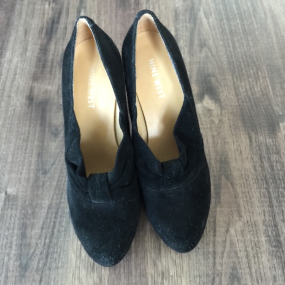Supple suede Nine West Heels / Booties! Size 6 - Picture 2 of 4