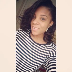 Meet your Posher, Monique