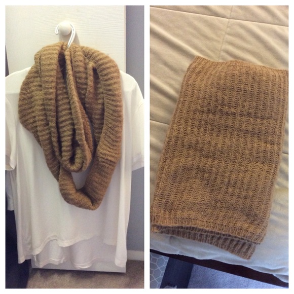 Chunky Knit Infinity Scarf