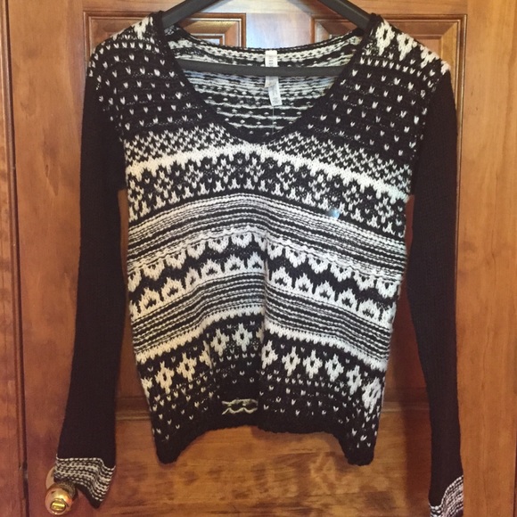 Aéropostale sweater! Size: S with tags still on! - Picture 1 of 3