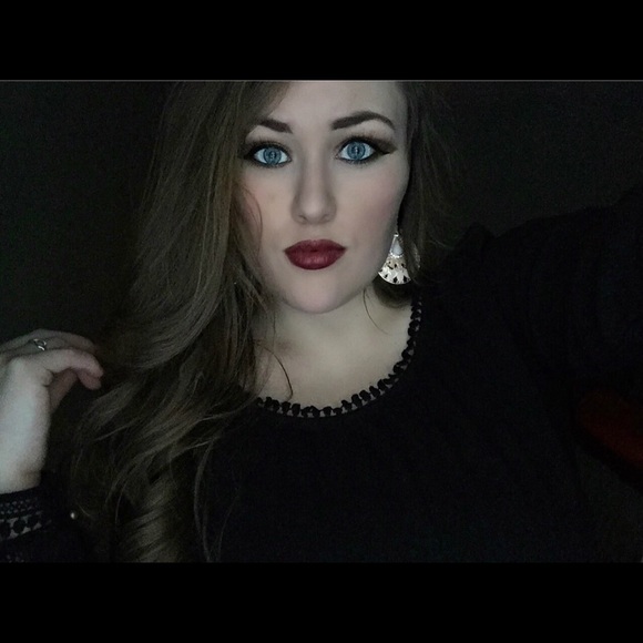 Meet your Posher, Brie - Picture 2 of 3