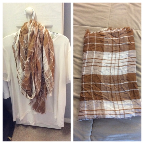 NWOT Plaid Caramel-Colored Scarf