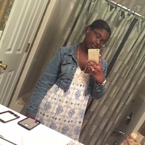 Meet your Posher, Jania