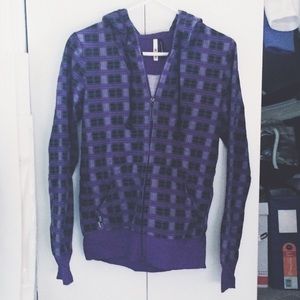 bongo hoodie w/ built-in earbuds.