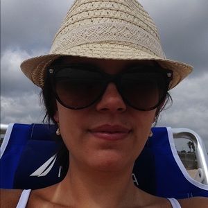 Meet your Posher, Corissa