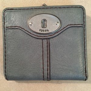 NOW ACCEPTING BEST OFFER Blue Fossil Mini Wallet