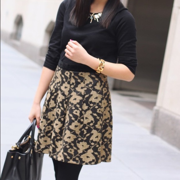 LOFT Skirts - Price Drop‼️ Gold and Black Winter Floral Skirt LOFT Skirts - Price Drop‼️ Gold and Black Winter Floral Skirt